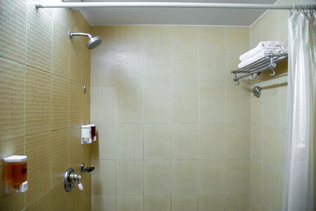 Hotel Tip Top Plaza Thane Exterior foto